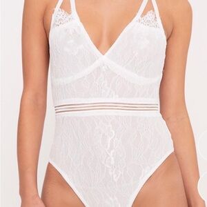 Pretty little things White Lace Bodysuit